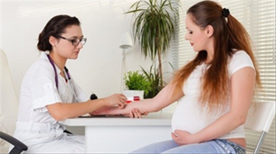 Các mẹ bầu hãy đi xét nghiệm máu khi mang thai để phòng các bệnh nguy hiểm nhé!