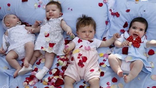 Cảnh báo: Trẻ sơ sinh ngủ với cha mẹ dễ có nguy cơ bị đột tử