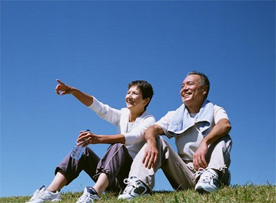 Làm sao để bảo đảm sức khỏe người cao tuổi trong mùa hè?