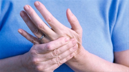 Bàn tay tê nhức, cảm giác kim châm là dấu hiệu bệnh gì?