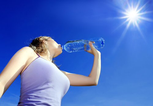 Thời tiết nắng nóng oi bức cơ thể phản ứng như thế nào, bạn có biết?