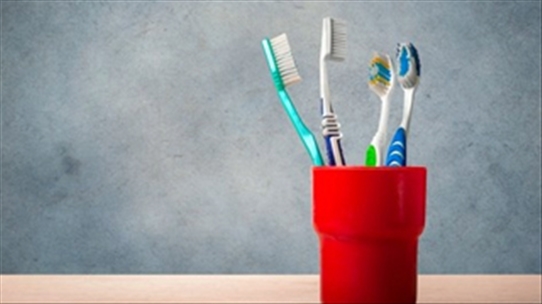 Tại sao đánh răng nhiều mà miệng hôi, lợi chảy máu?