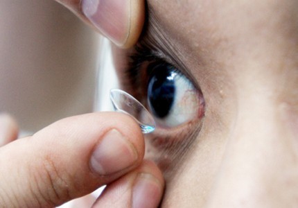 Cảnh báo: Khi sử dụng kính sát tròng đủ màu sẽ nguy hiểm đến mắt của bạn