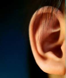 Bạn cần phải làm gì khi phát hiện dấu hiệu bị ù tai?