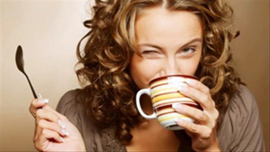 Bạn có biết phụ nữ uống nhiều cà phê dễ bị 'teo' vòng 1
