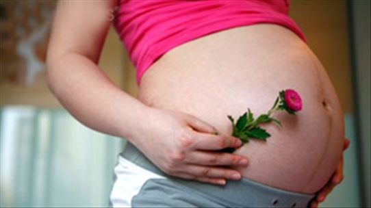 Sức khỏe sinh sản: Có phải càng già càng khó thụ thai?
