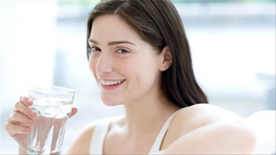 Có thể bạn không ngờ tới: Uống nước đúng cách đẩy lùi bệnh ung thư