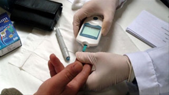Xét nghiệm nước tiểu trong bệnh tiểu đường để tiện cho việc theo dõi và trị bệnh