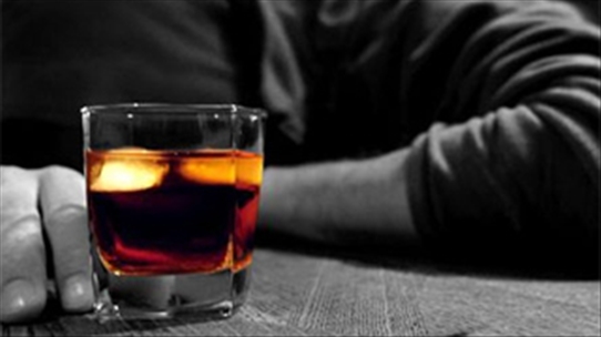 Cảnh báo: 11% dân số Việt Nam đang nghiện rượu nghiêm trọng