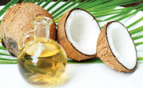8 lợi ích sức khỏe không ngờ của dừa khô, bạn đã biết chưa?