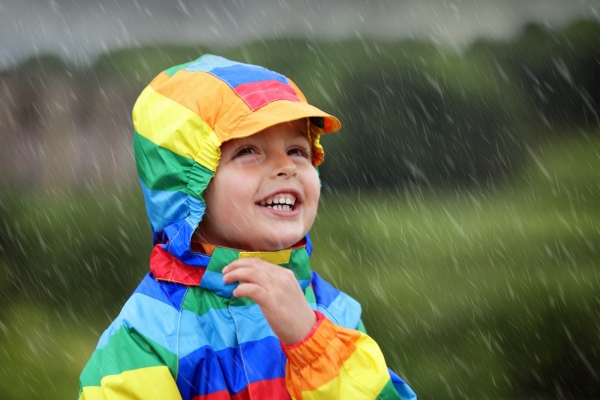Những lưu ý khi chăm sóc trẻ trong mùa mưa mẹ nên biết