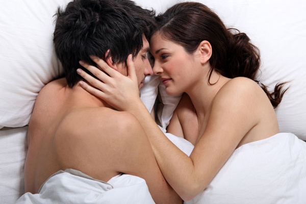 Những lợi ích sức khỏe khi ngủ cùng người bạn yêu thương
