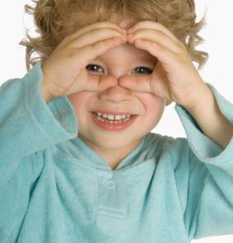 Bệnh đục thủy tinh thể ở trẻ em, làm gì giúp con có đôi mắt sáng khỏe?