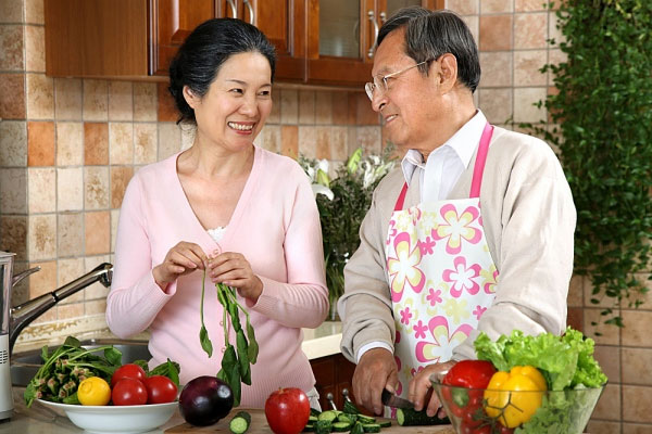 Bí quyết giúp người cao tuổi ăn ngon và khỏe, không biết cực phí