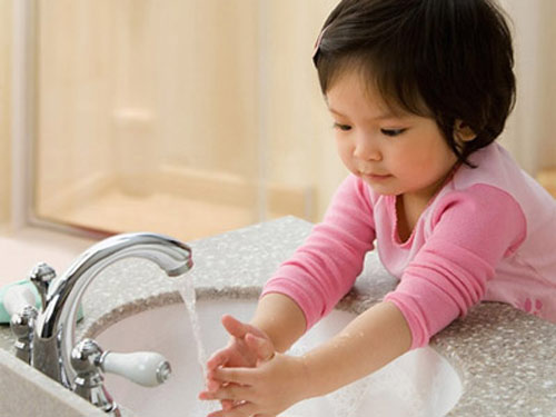 6 cách đơn giản phòng bệnh tay - chân - miệng cho trẻ em