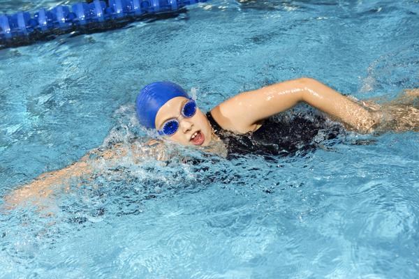 Bơi lội không chỉ tốt cho sức khỏe mà còn giúp phòng ngừa một số bệnh thường gặp