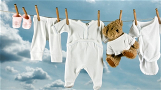 Giặt quần áo cho trẻ sơ sinh: Đừng có tưởng dễ dàng!
