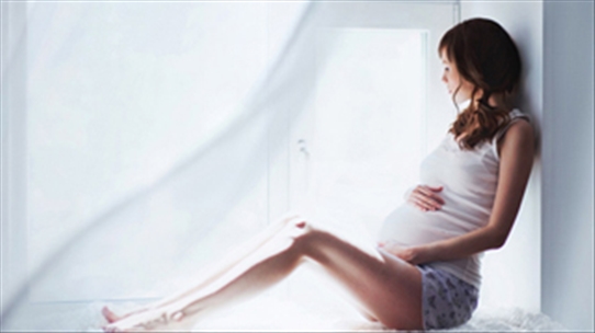 Stress khi mang thai ảnh hưởng đến sức khỏe mẹ bầu và em bé như thế nào?