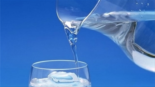 Sức khỏe: Sự thật uống nước lạnh sau ăn có hại tim?