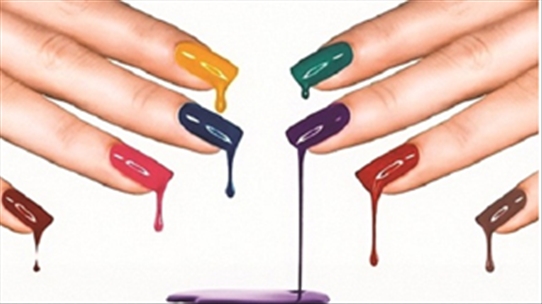 Cảnh báo: Giảm khả năng sinh sản khi sơn móng tay thường xuyên