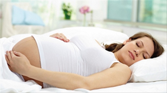 Đây là những lý do tại sao mẹ bầu không nên ngủ nằm ngửa khi mang thai