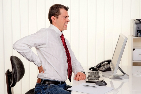 Xử trí một số trường hợp đau lưng thường gặp ở 1 số người