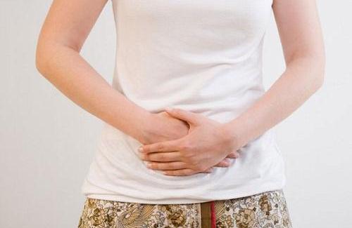 Vì sao đau bụng khi ăn? Bạn biết nguyên nhân tại sao không?
