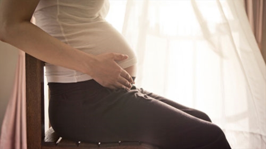 Hỏi đáp sức khỏe thai kỳ: Bị sùi mào gà khi đang mang thai có ảnh hưởng em bé!