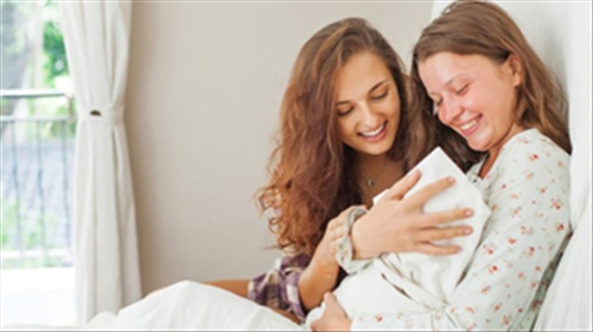 10 điều cần tránh khi đến thăm trẻ sơ sinh bạn cần phải nhớ