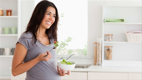Sức khỏe thai kỳ: Những điều các chị em cần lưu ý khi mang thai vào mùa hè