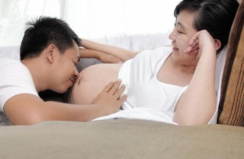 Bà bầu đã có thai được 2 tháng “quan hệ“ được không?