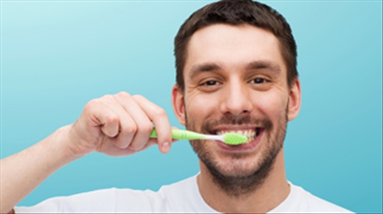 Người mắc viêm họng hạt cần giữ sạch răng miệng vì sao? Chuyên gia chia sẻ