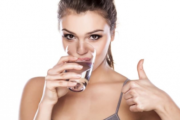 Uống nhiều nước giúp giảm cân và 'thanh lọc cơ thể' hiệu quả