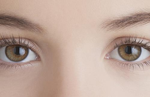 Làm đẹp: Đôi mắt là yếu điểm của ai? Bạn biết gì về nó?