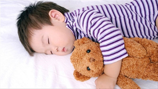 Cách hay 'cai' thói quen ngủ vặt cho trẻ mẹ nên áp dụng