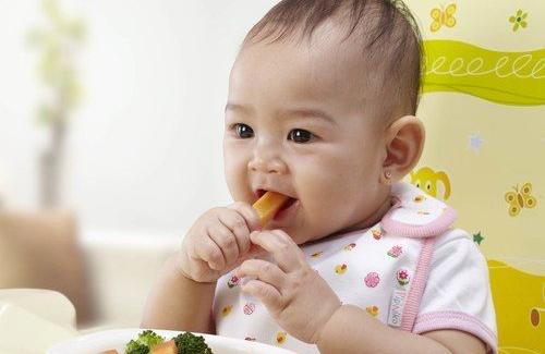 Làm mẹ: Trẻ biếng ăn, mẹ phải “nhẫn tâm” cho nhịn đói