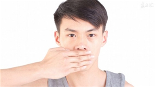 Mùi vị trong miệng sau khi ngủ dậy báo hiệu bạn bệnh gì?