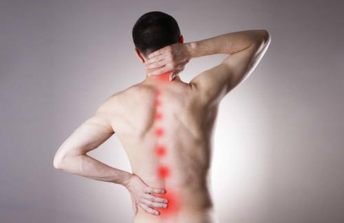 Bệnh đau lưng trên có những đặc điểm dấu hiệu nào để nhận biết?