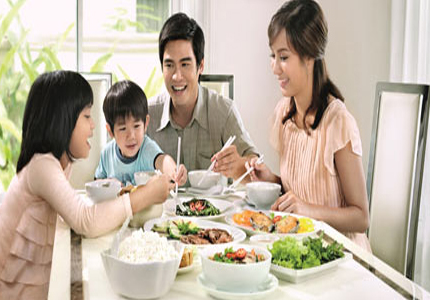 Cách giữ hạnh phúc gia đình bằng bữa tối hàng ngày