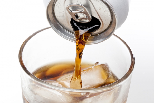 Dấu hiệu sớm mắc bệnh tim ở người hay uống soda có đường