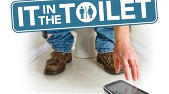 Không nên mang điện thoại di động vào toilet: Vì sao?