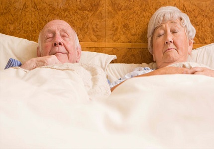 Hướng dẫn các bạn cách giúp cho người cao tuổi ngủ ngon