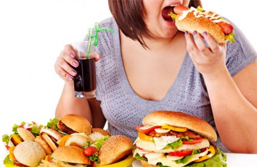 Nguy cơ mắc các bệnh béo phì, bệnh mạch vành do.... ăn tối không đúng cách