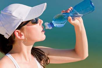 Uống nước bạn có thể trị béo phì, cảm cúm, táo bón...