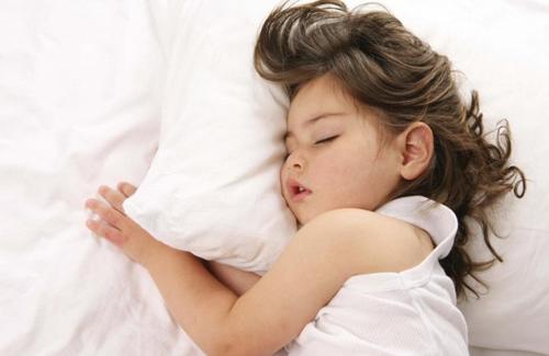 Trẻ ngủ ngáy: Dấu hiệu bệnh rối loạn thở khi ngủ cần chú ý