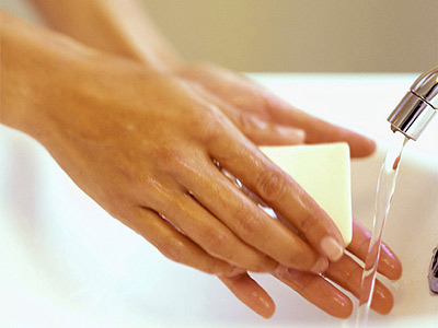 Những cách vệ sinh tay trong và sau khi chăm sóc người bệnh