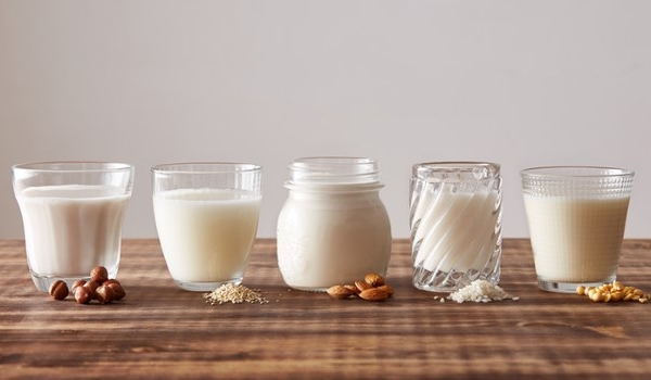Người mắc bệnh tim mạch nên uống những loại sữa nào?