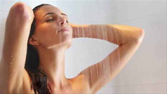 Tắm gội sai cách có thể gây nguy hại tới sức khỏe của bạn