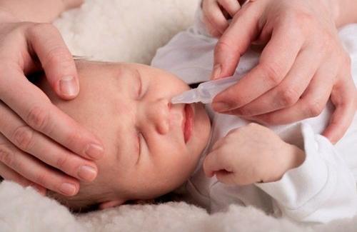 Những mẹo xử lý trẻ sơ sinh bị ngạt mũi về đêm mẹ nên biết
