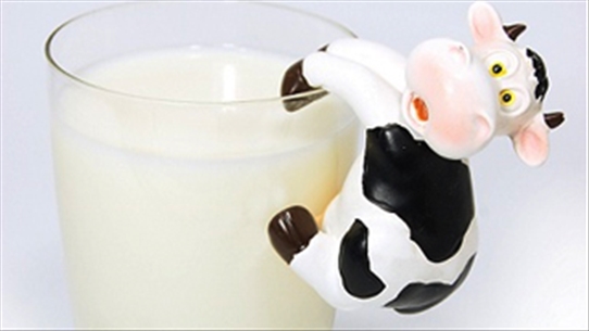 Hướng dẫn cách cho trẻ uống sữa tươi phù hợp với lứa tuổi